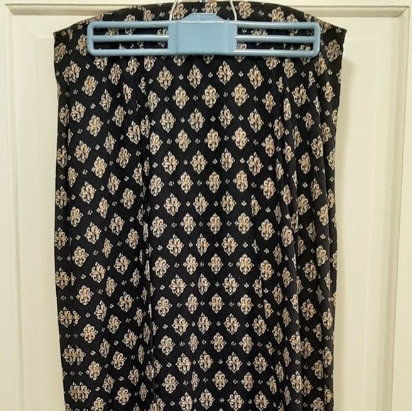 Vtg Boho style a-line maxi skirt. 2 button closure. Front slit. Blues and cream. - Picture 3 of 7
